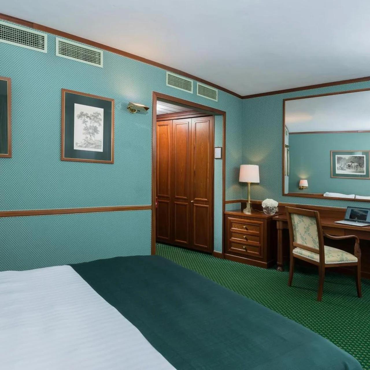 Leonardo Hotel Milan City Center photo
