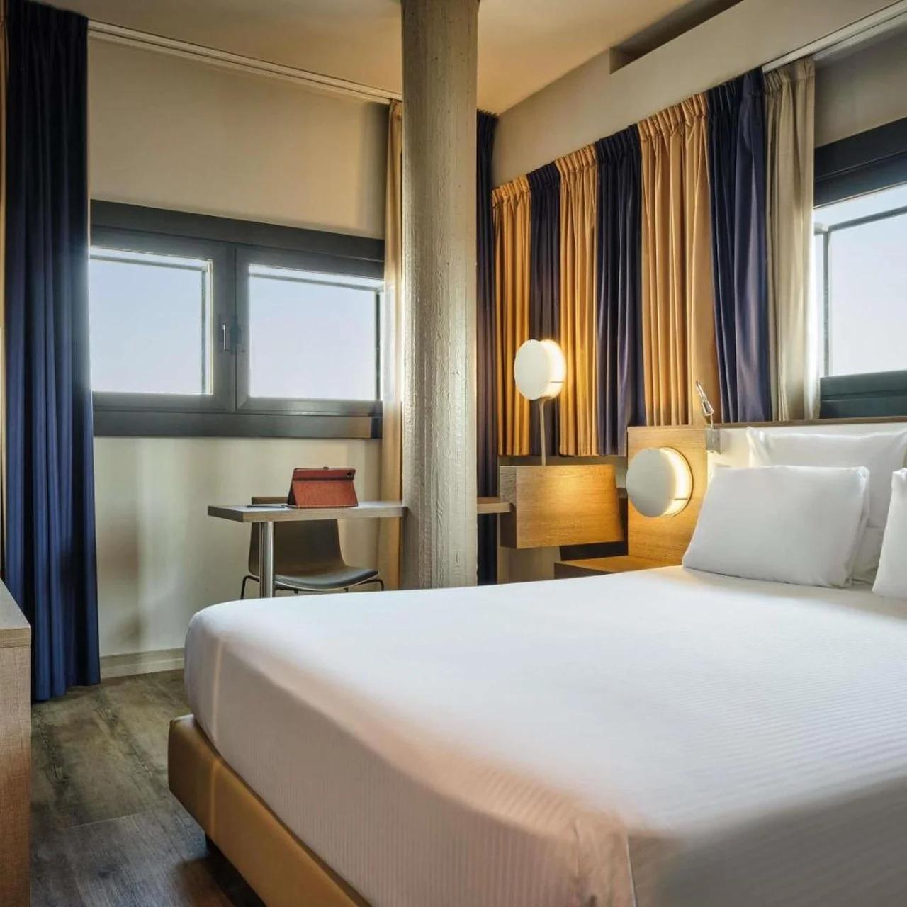 Mercure Roma Centro Colosseo photo