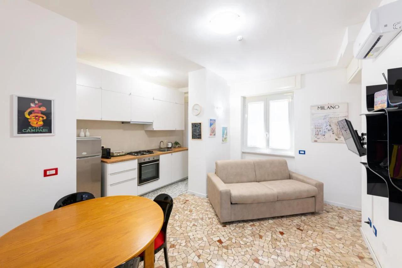 Metro M3 - 10 min Duomo - Cozy Apt W Balcony and AC photo