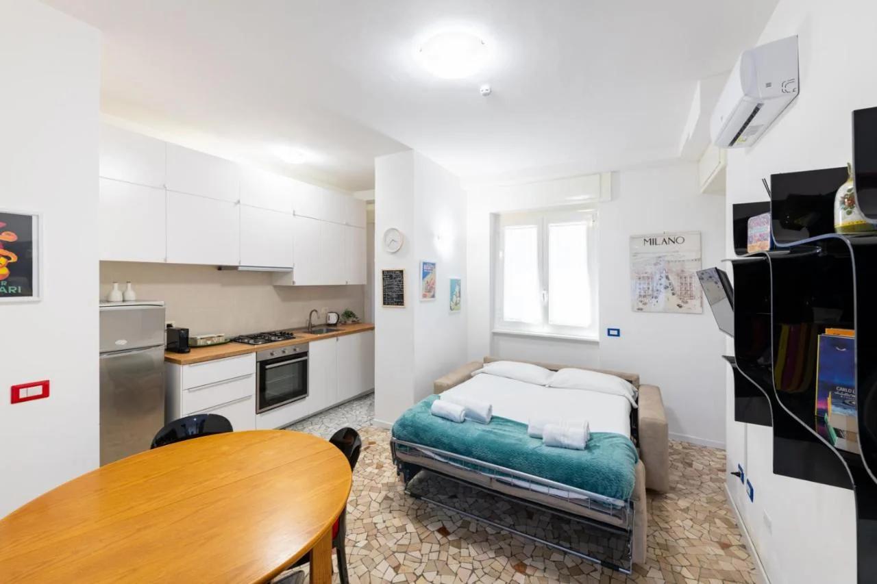 Metro M3 - 10 min Duomo - Cozy Apt W Balcony and AC photo