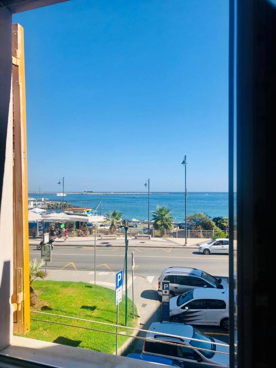 Mydollhouse delizioso appartamento fronte mare photo