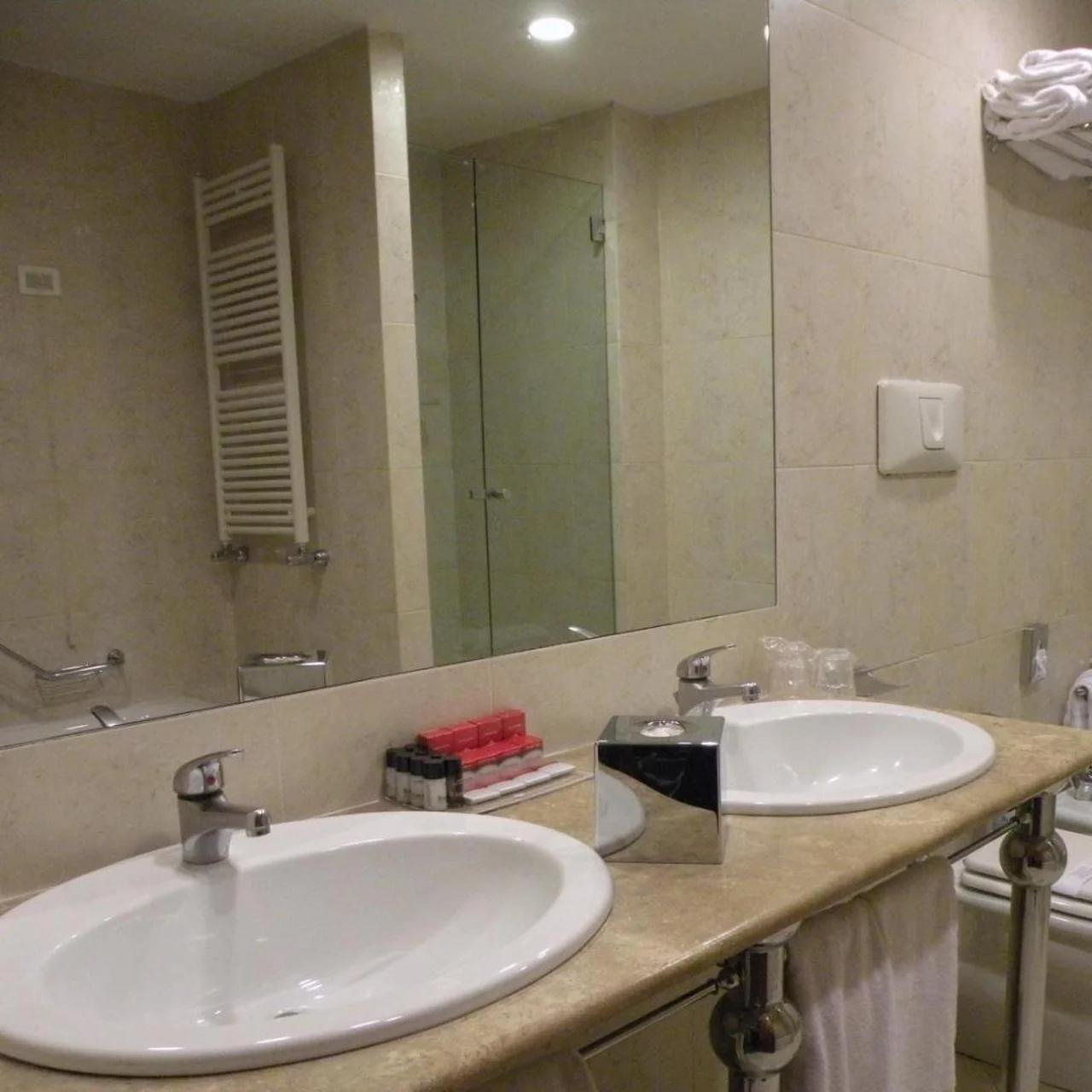 Ramada by Wyndham Naples photo