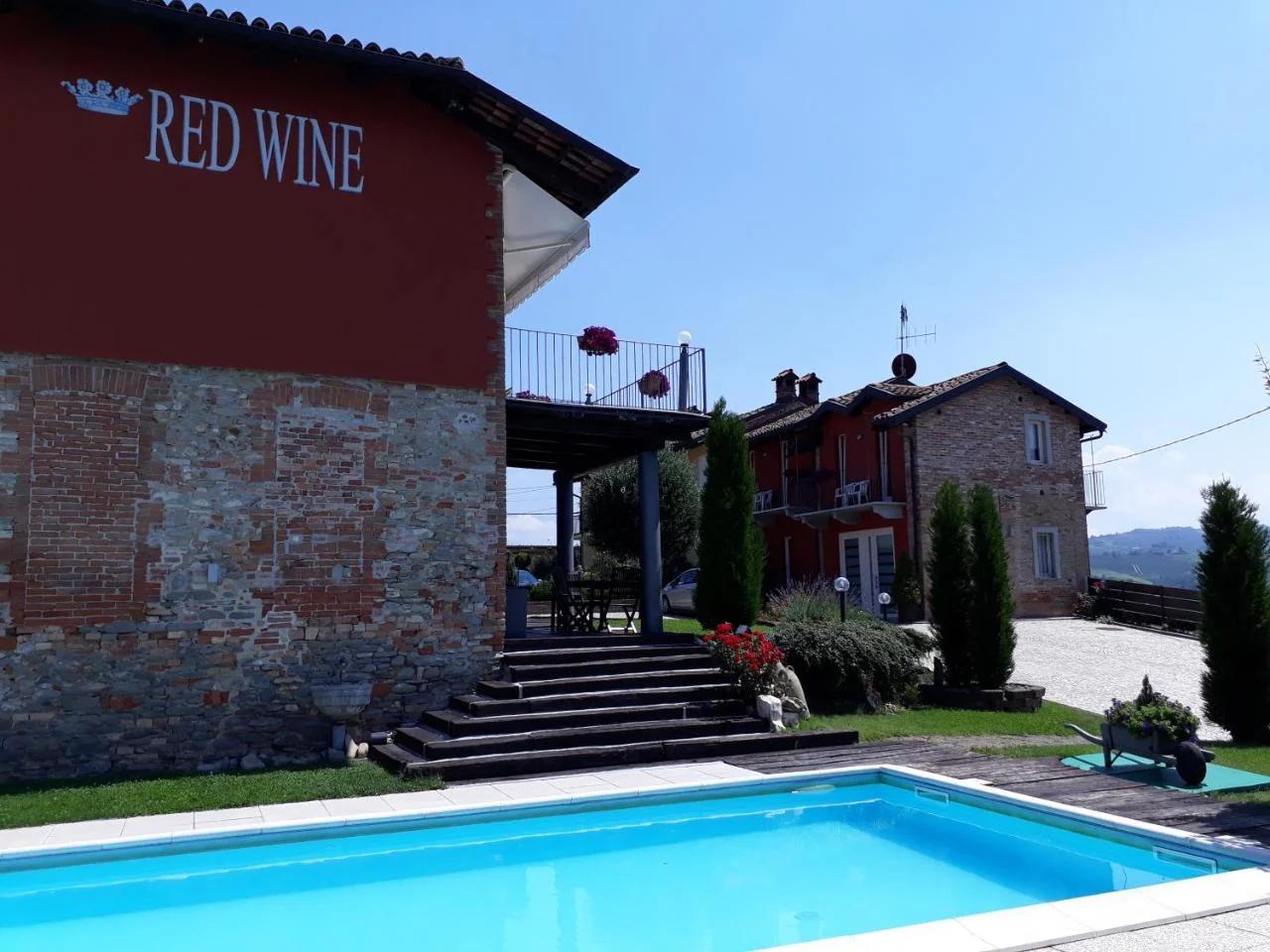Red Wine Camere foto