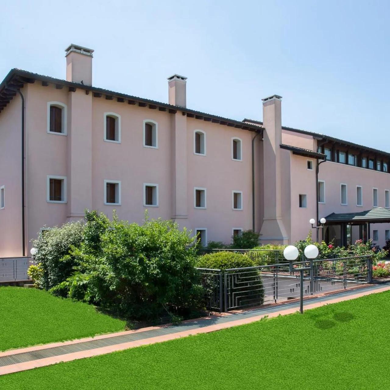 Hotel Ristorante Fior photo