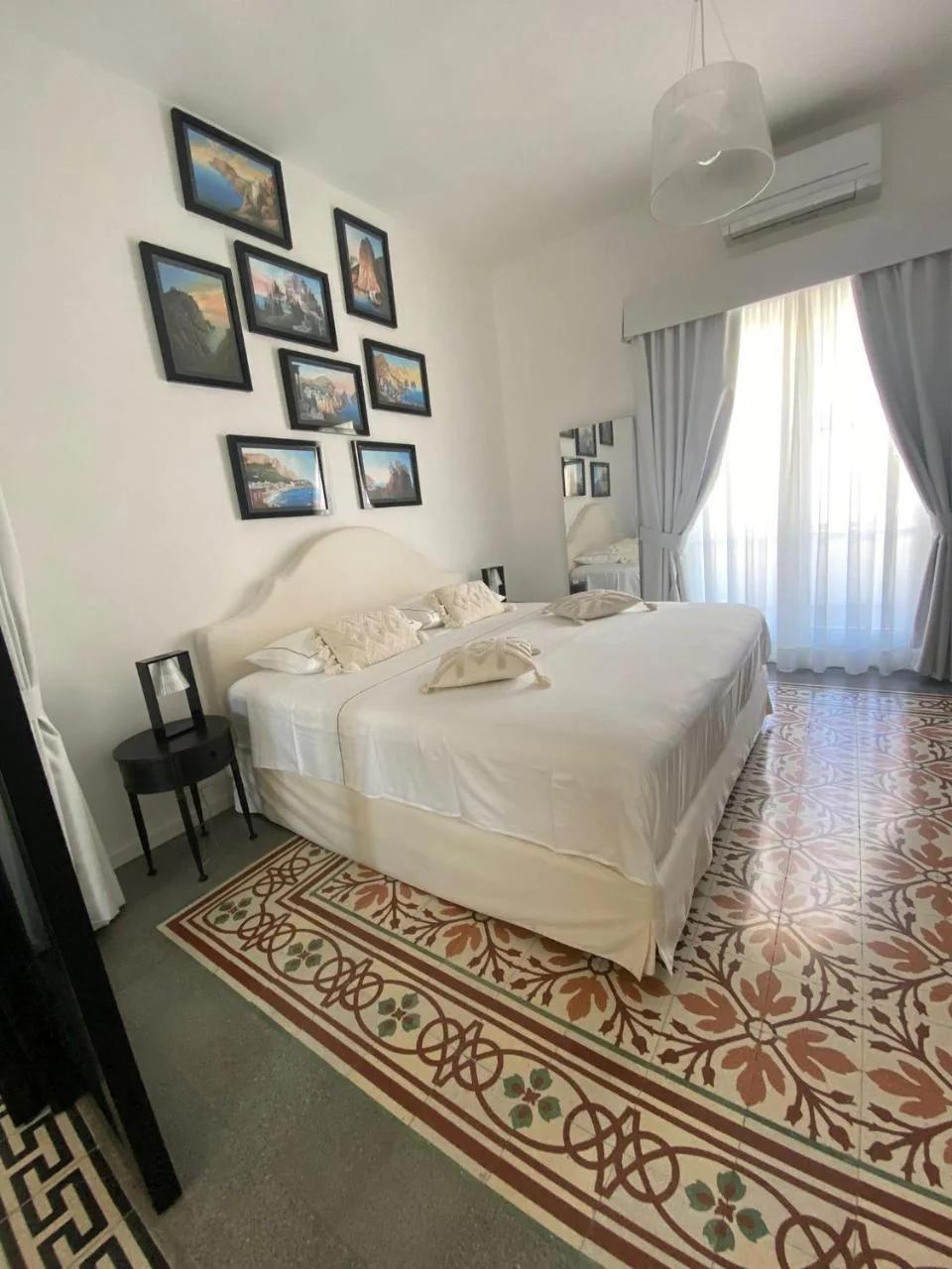 Top Central Suite