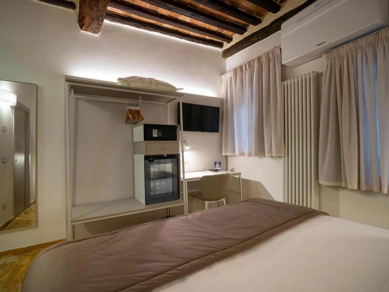 Torre del Fuggisole photo