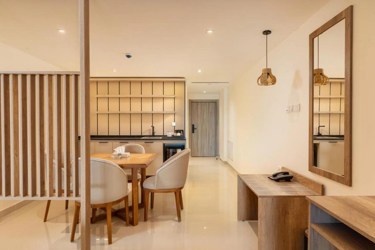 Golden Pillar Hotel photo