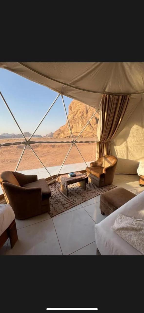 Rum Four Seasons luxury Camp & Jeep Tours
