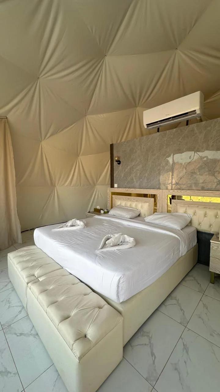 RUM NADINE LUXURY CAMP & Bubbles Hotel foto