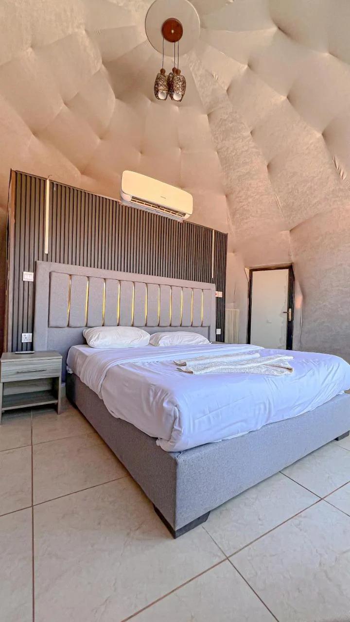 RUM NADINE LUXURY CAMP & Bubbles Hotel foto