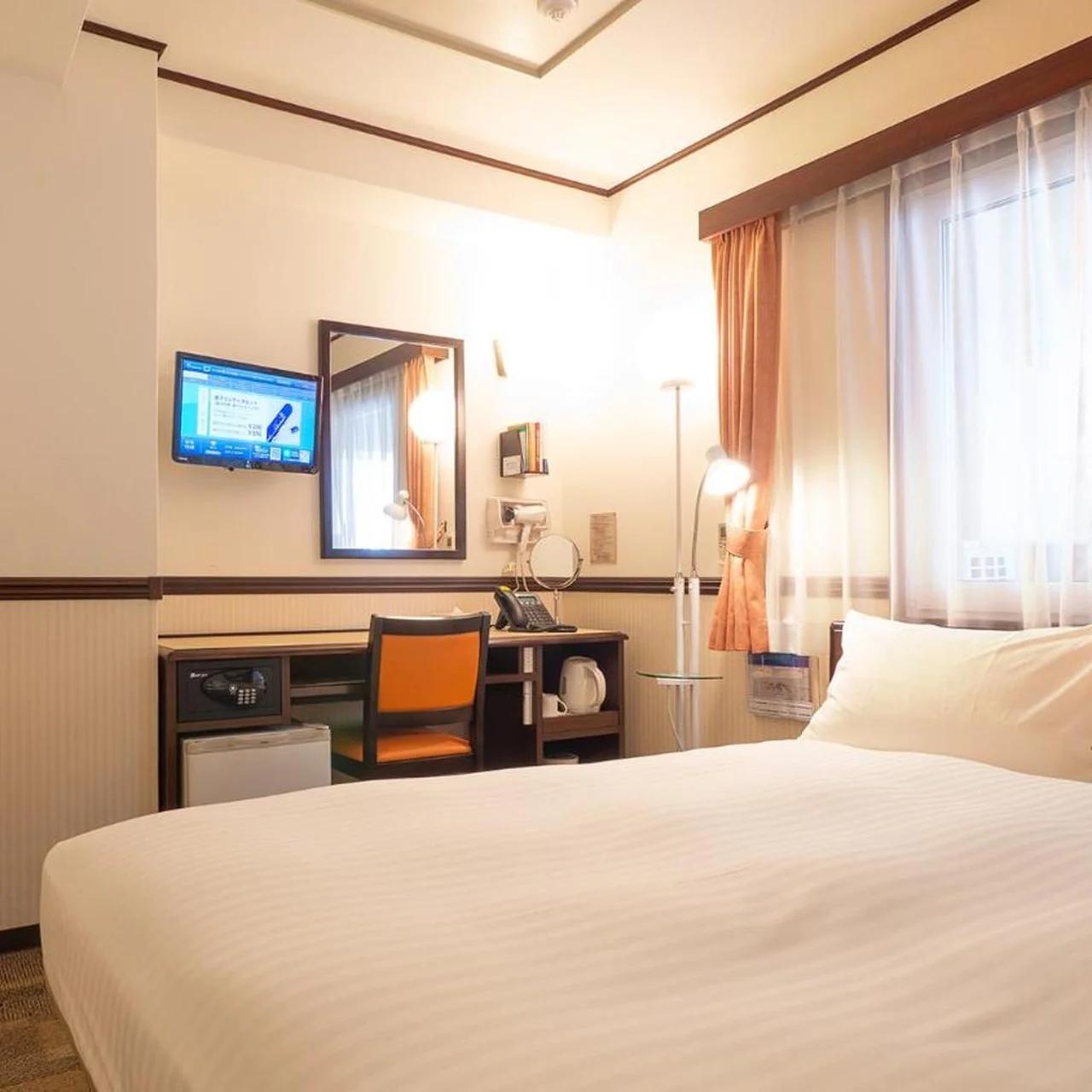 Toyoko Inn Shin-Osaka Chuo-guchi Honkan photo