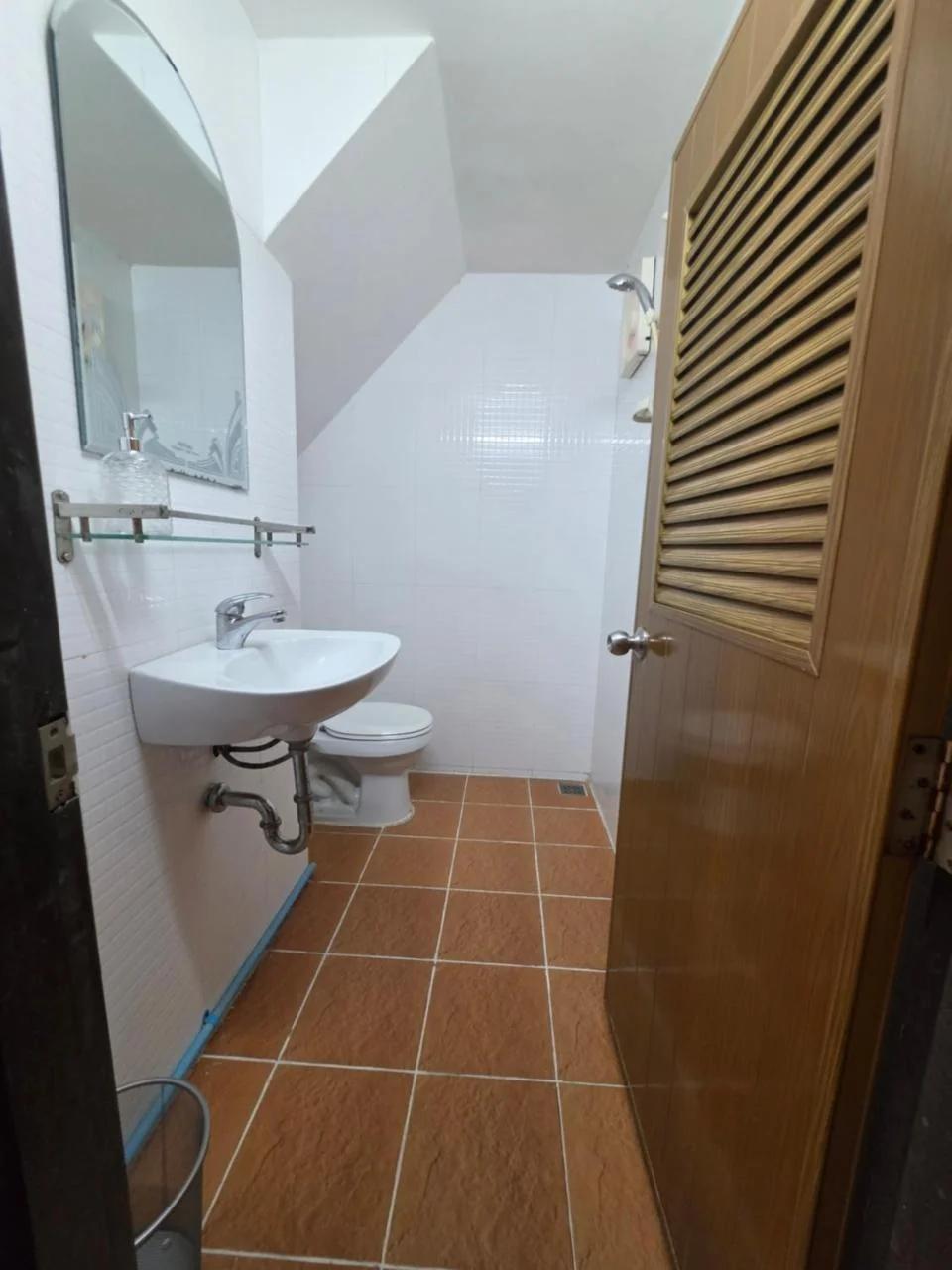 Toul Sleng Double Room photo