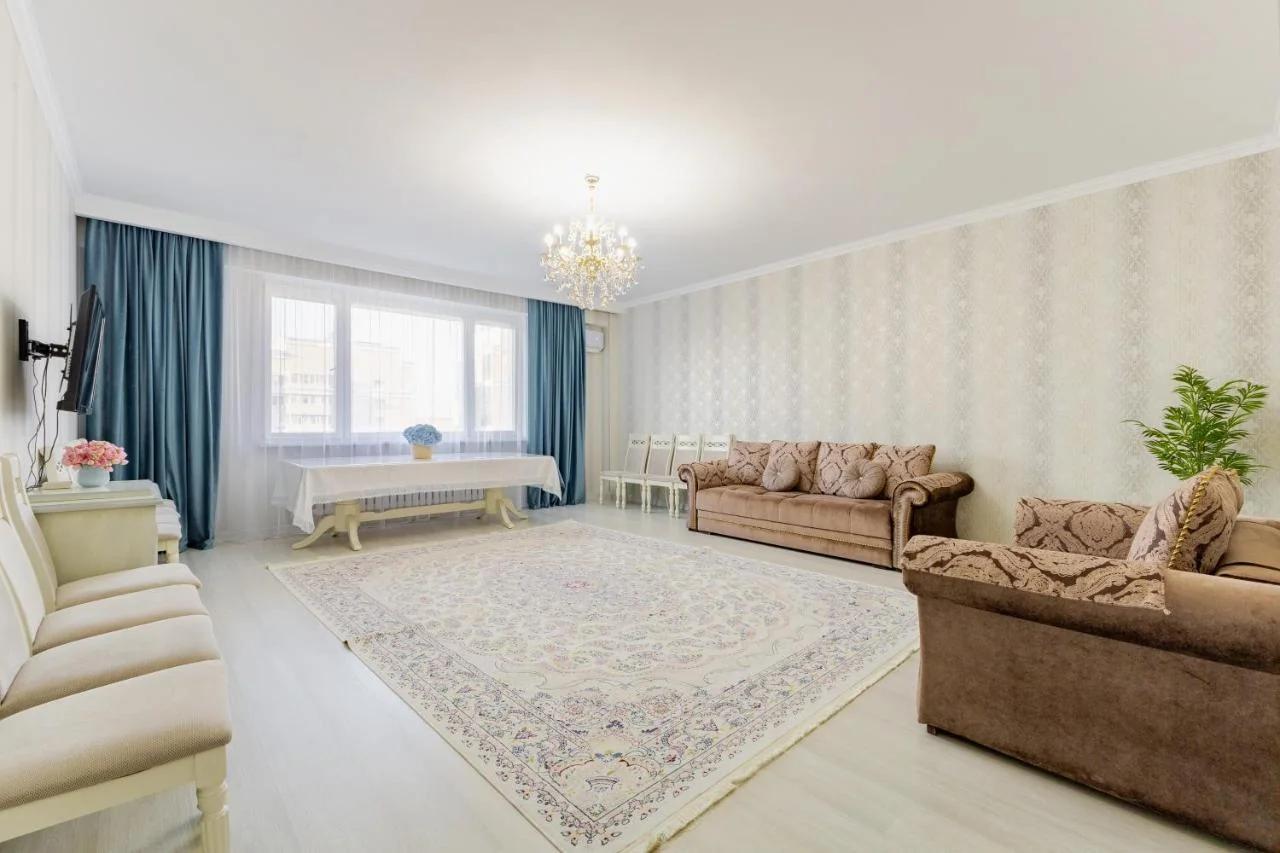 Luxury 3 Bed Room Apartment Near Baiterek photo