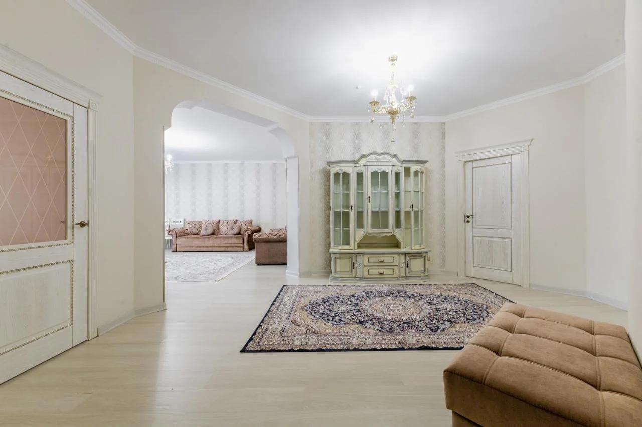 Luxury 3 Bed Room Apartment Near Baiterek photo
