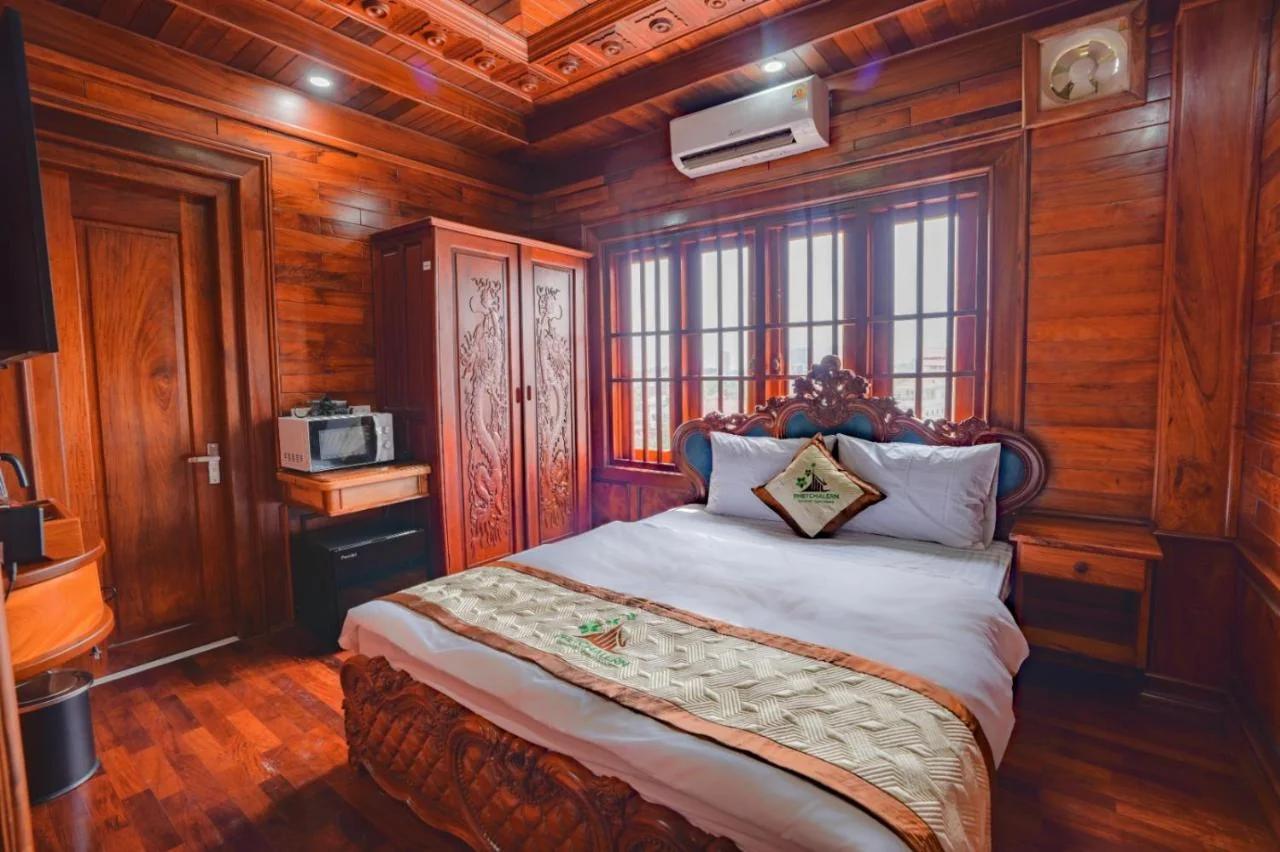 Phetchalern serviced apartment photo