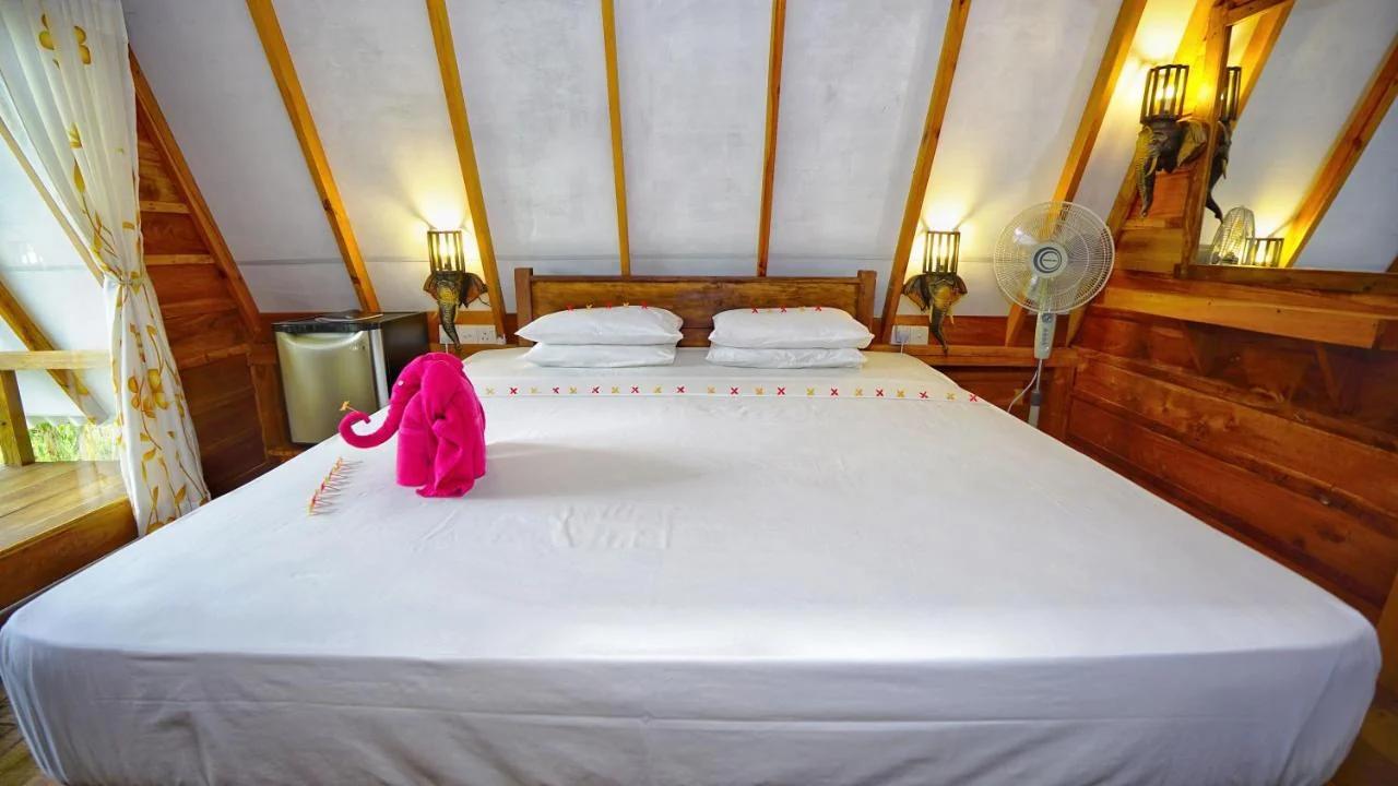 Golden Rock Retreat Sigiriya foto