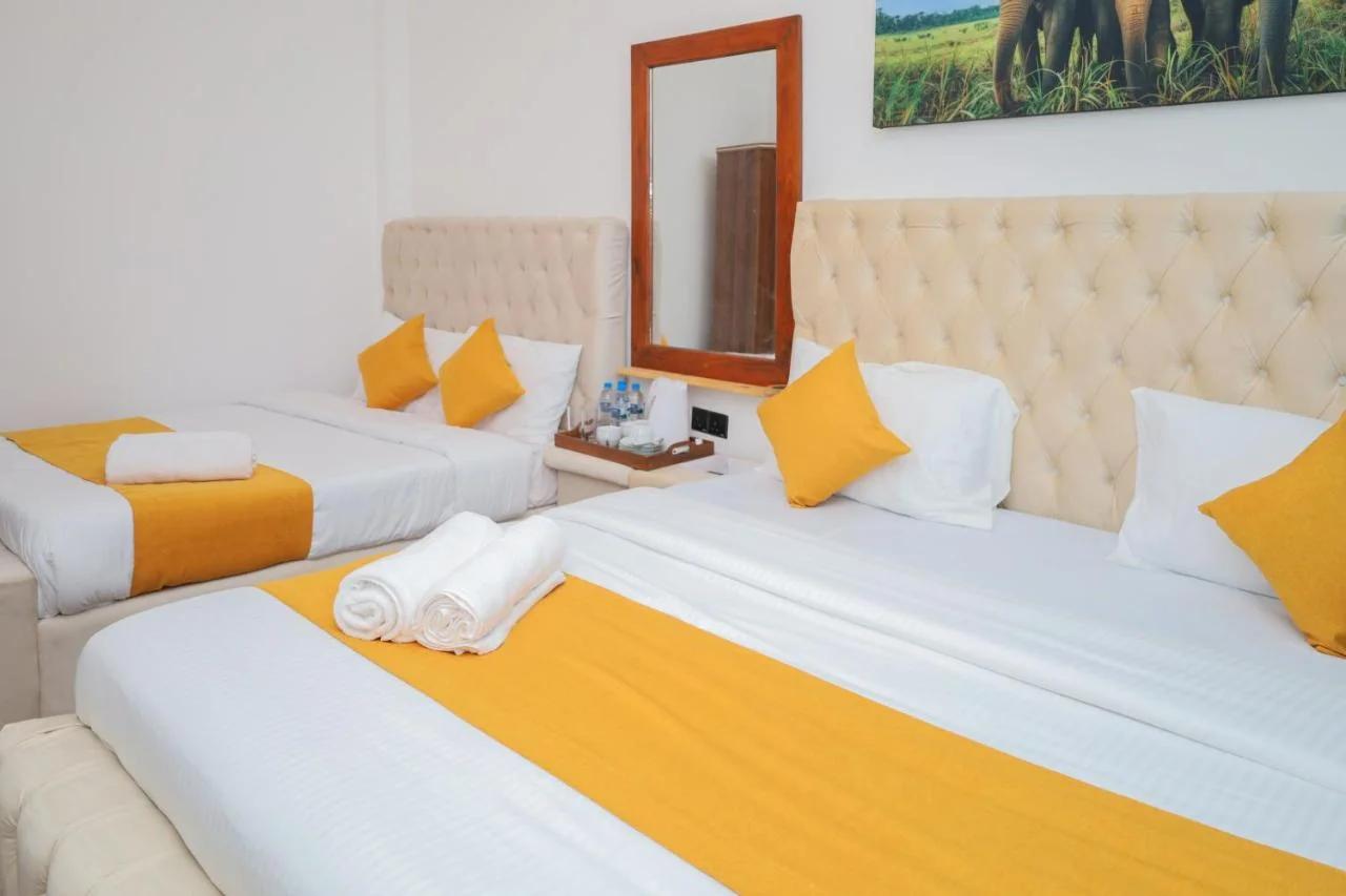 Hotel Athena