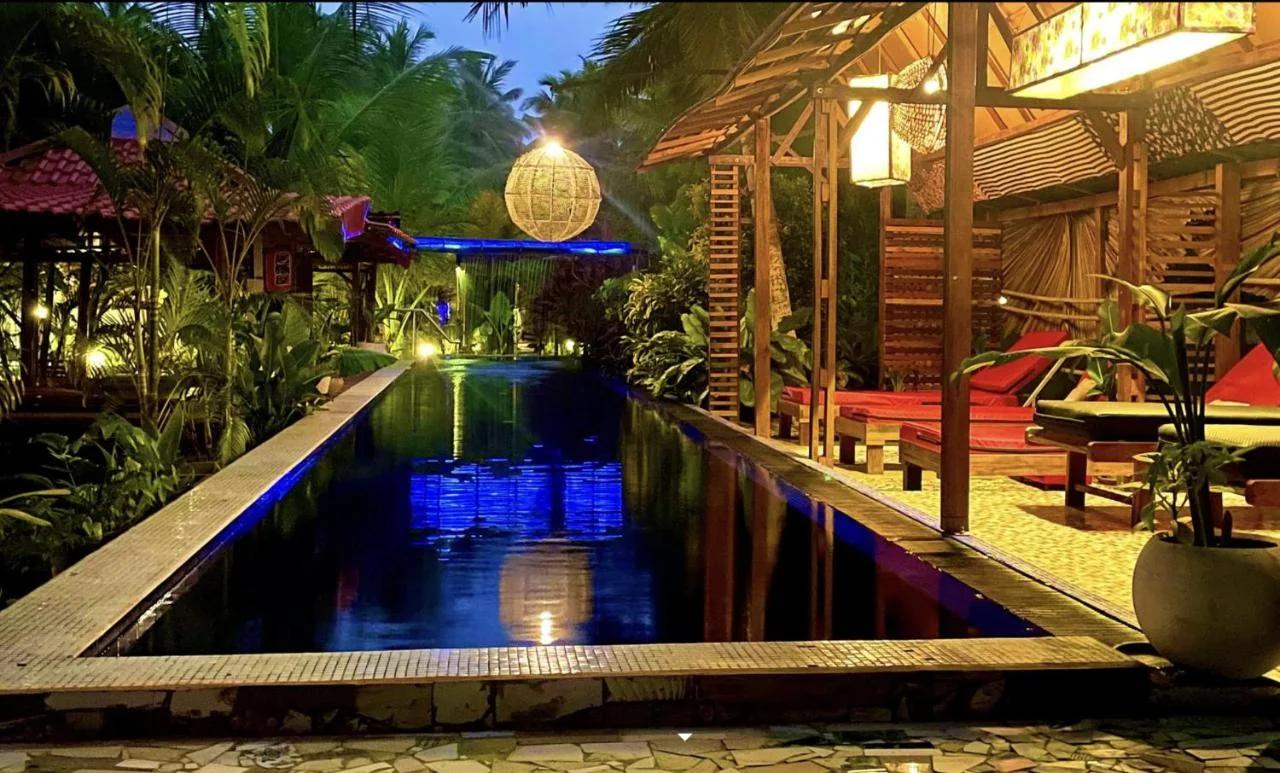 Red Coconut Villa