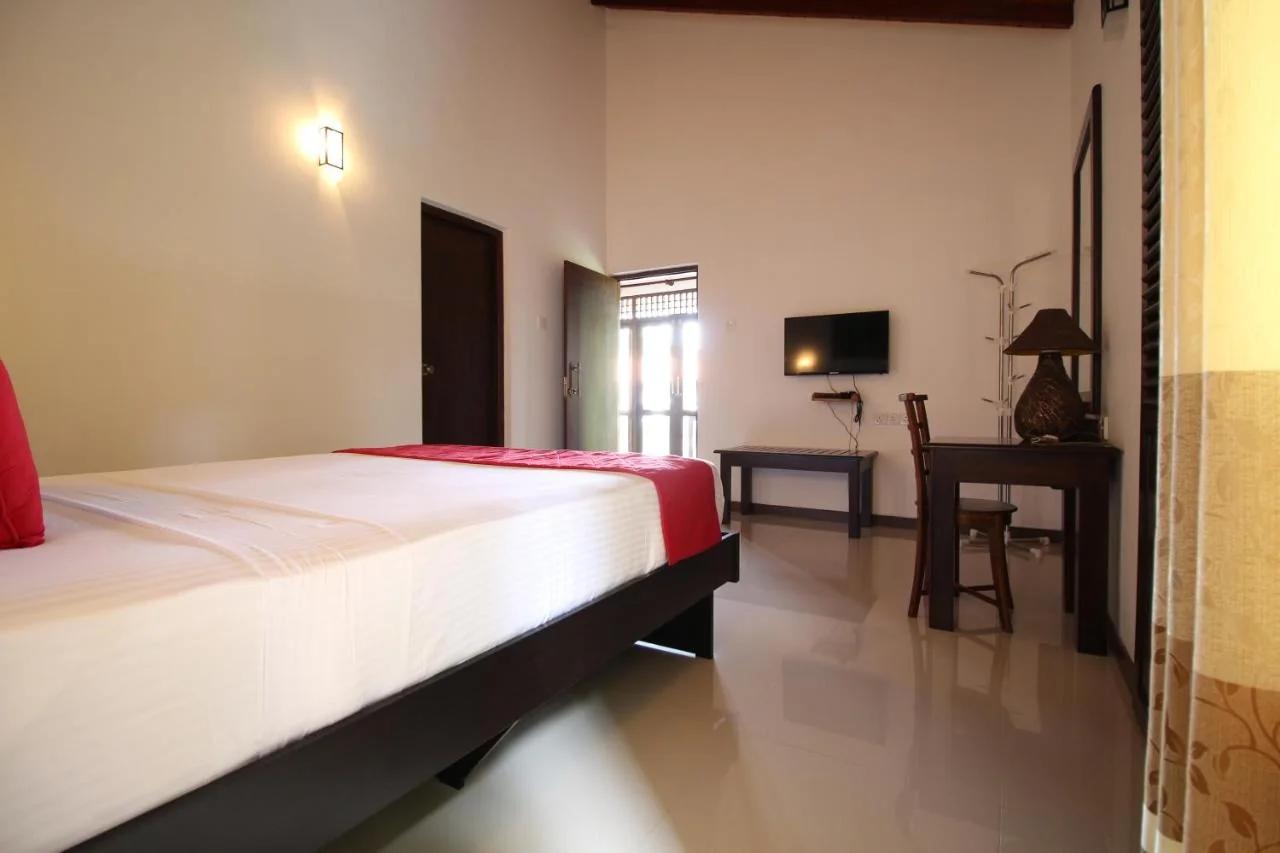 River Breeze Villa Bentota photo