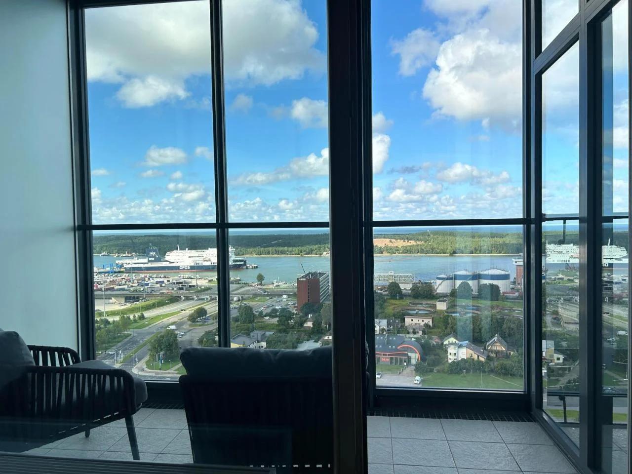 21 fl an apartment with a sea view photo