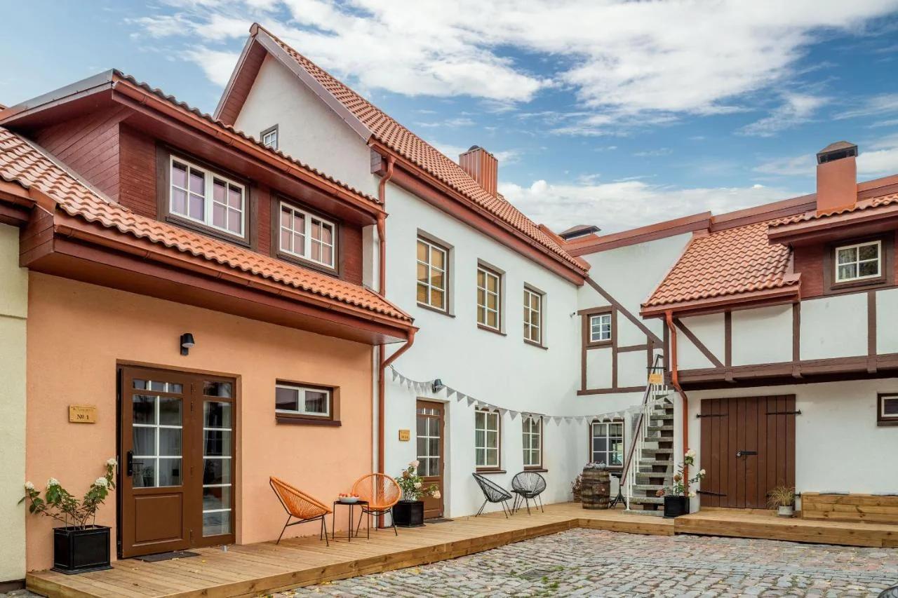 B2 Apartments