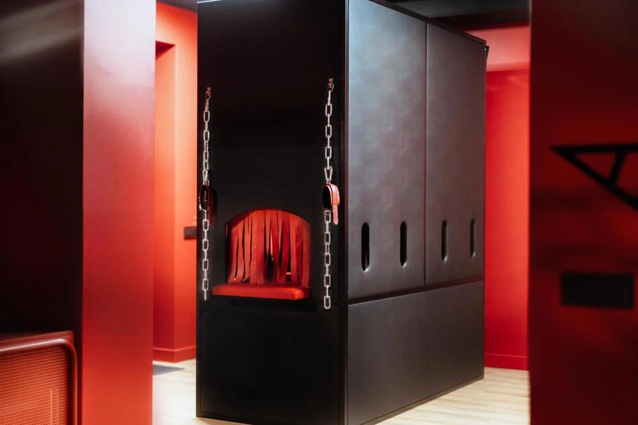BDSM Red Apartments foto