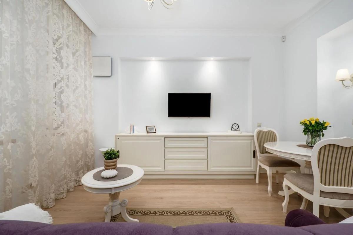 Cozy, bright, old town located, whole apartment photo
