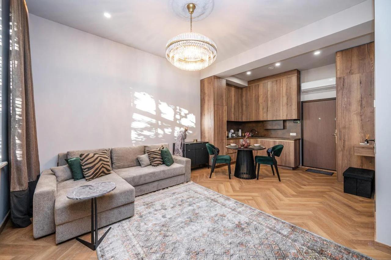 Poppy Apartments photo