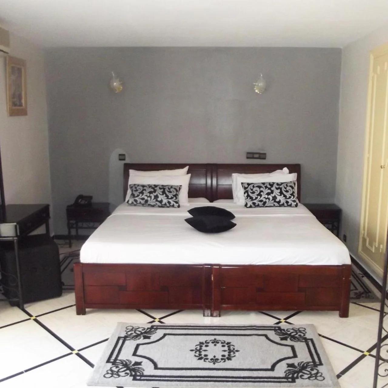 Hotel Al Kabir photo