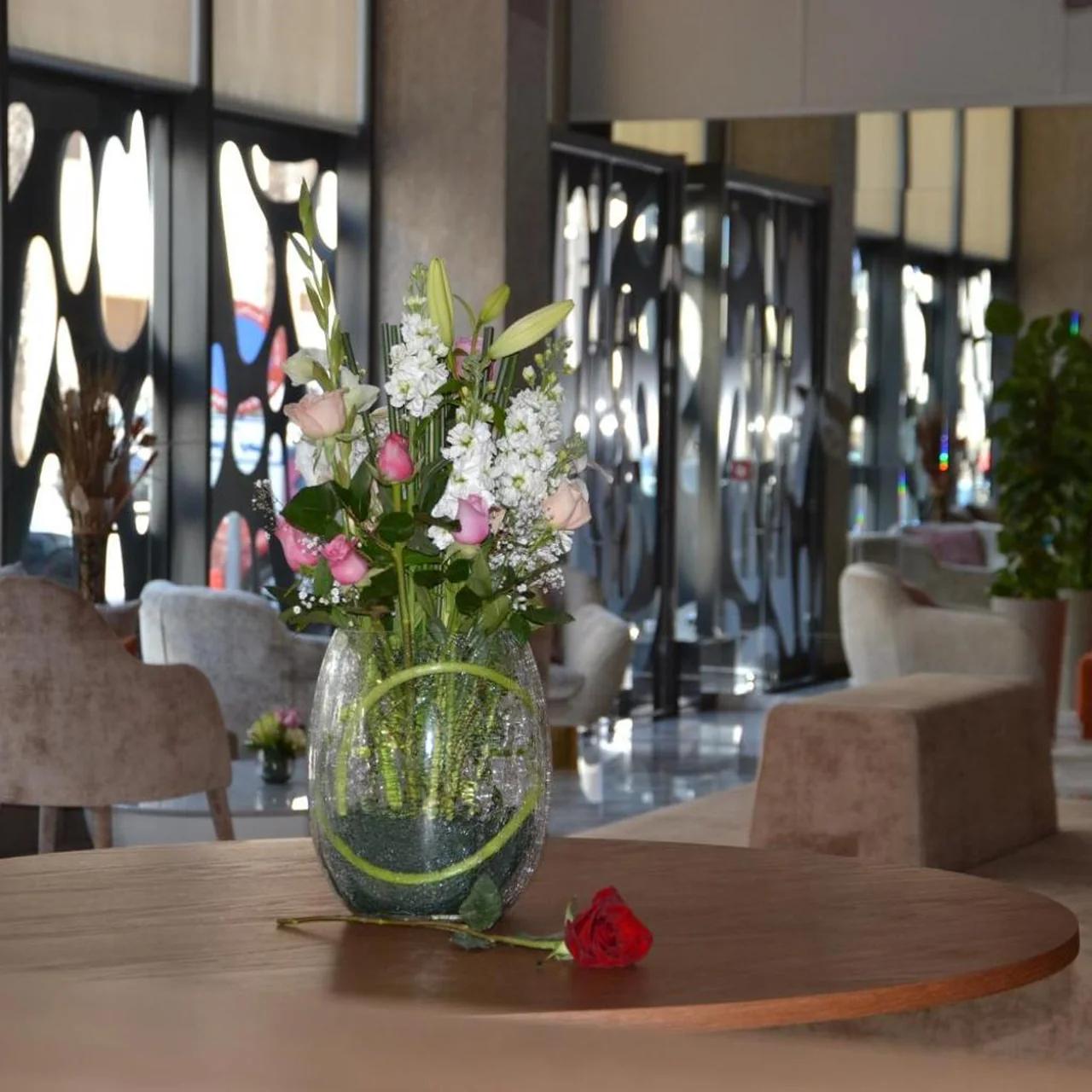 Flower Town Hotel & Spa photo