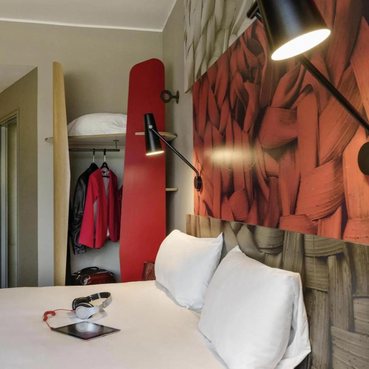 Ibis Casablanca Sidi Maarouf photo