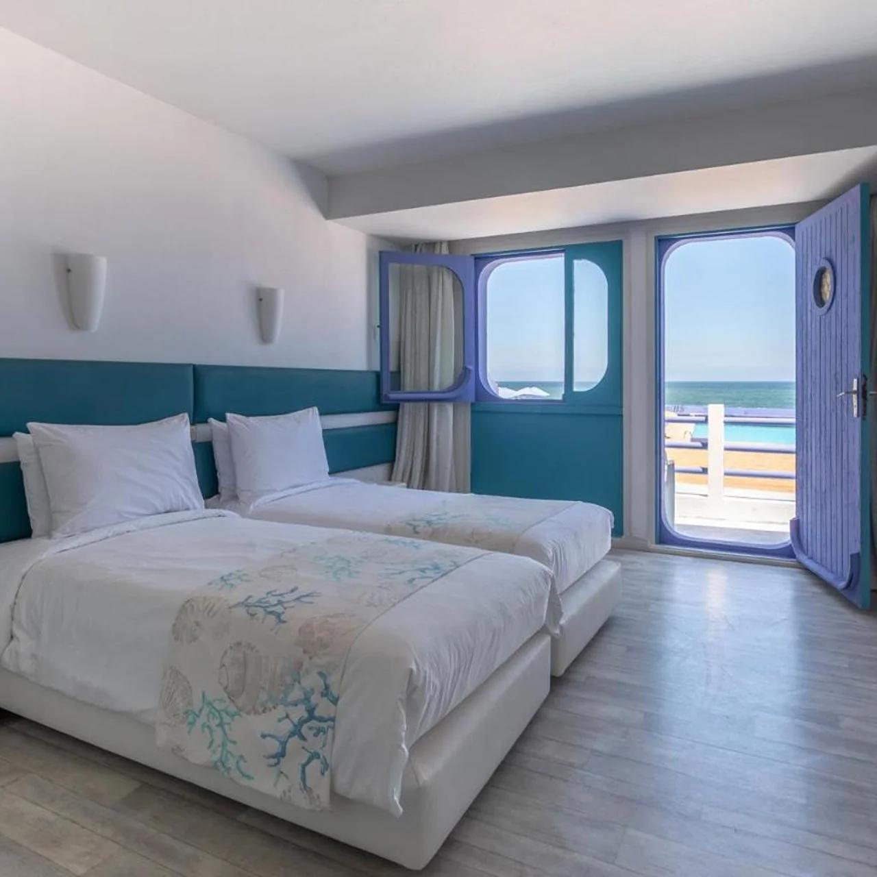 Hotel Tropicana photo