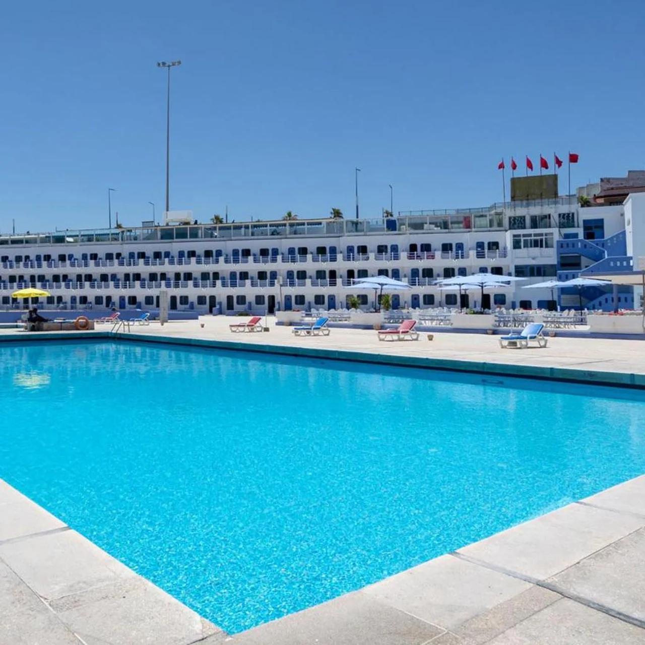 Hotel Tropicana photo