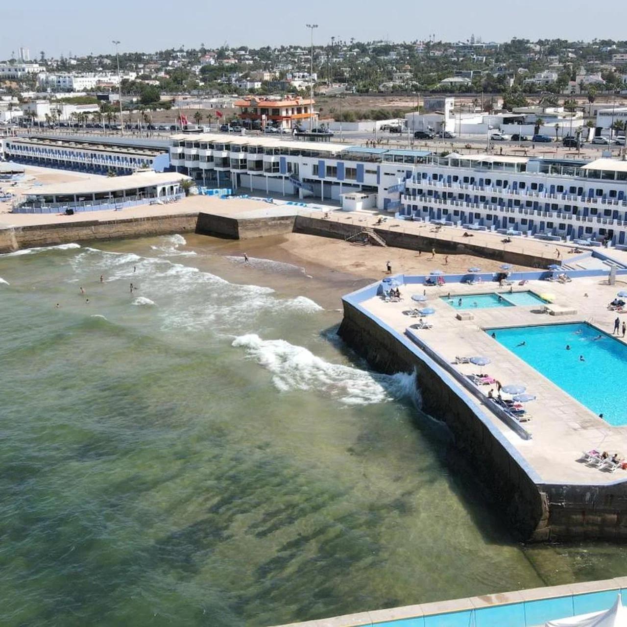 Hotel Tropicana photo