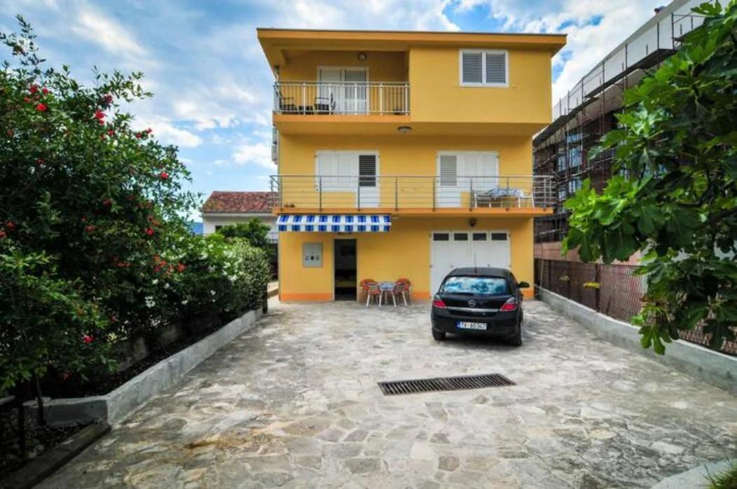 Busola Apartments foto