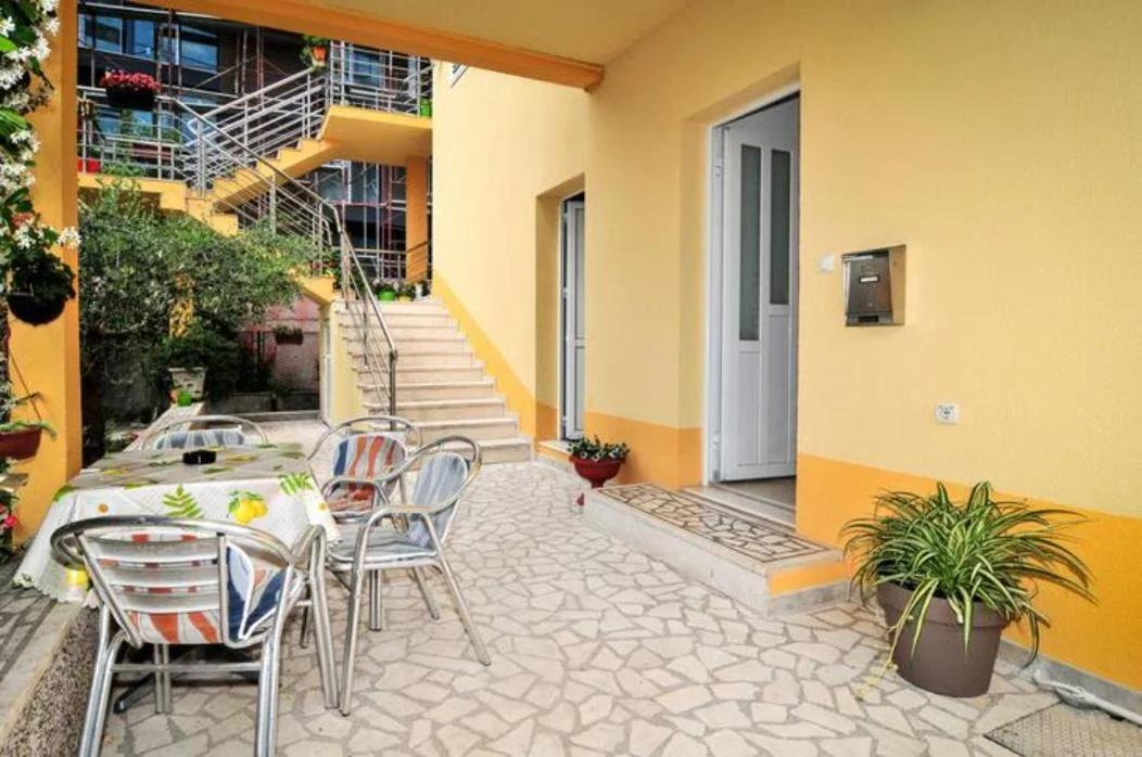 Busola Apartments foto