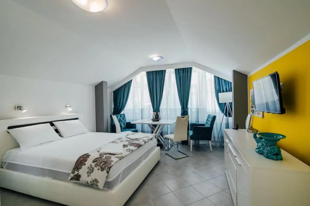 Charmy Studio Lux foto
