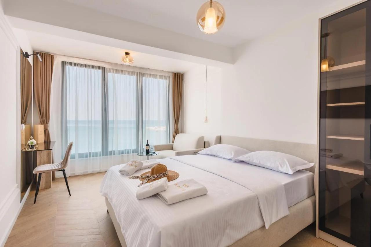 Hotel Navis foto