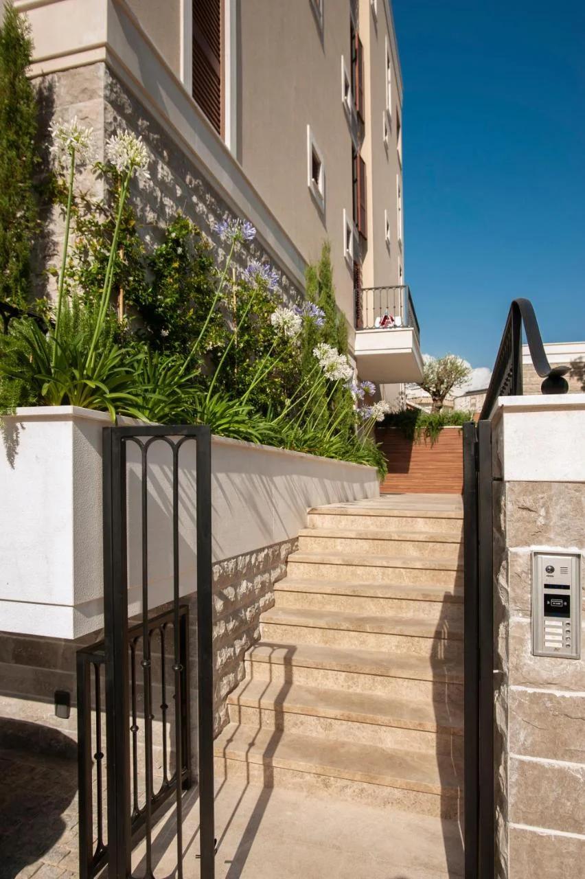 Hotel Vela photo