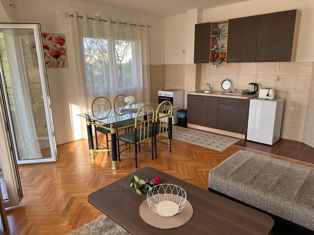 Porodični Apartman Igalo photo