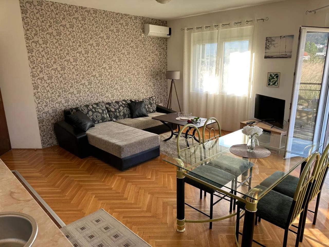 Porodični Apartman Igalo photo