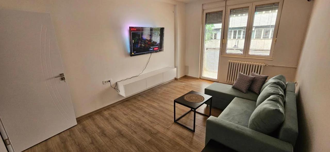 Ira's Square 2 Bedroom Free Parking photo