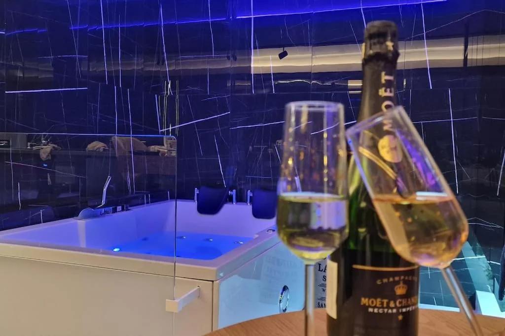 Romantic & Jacuzzi