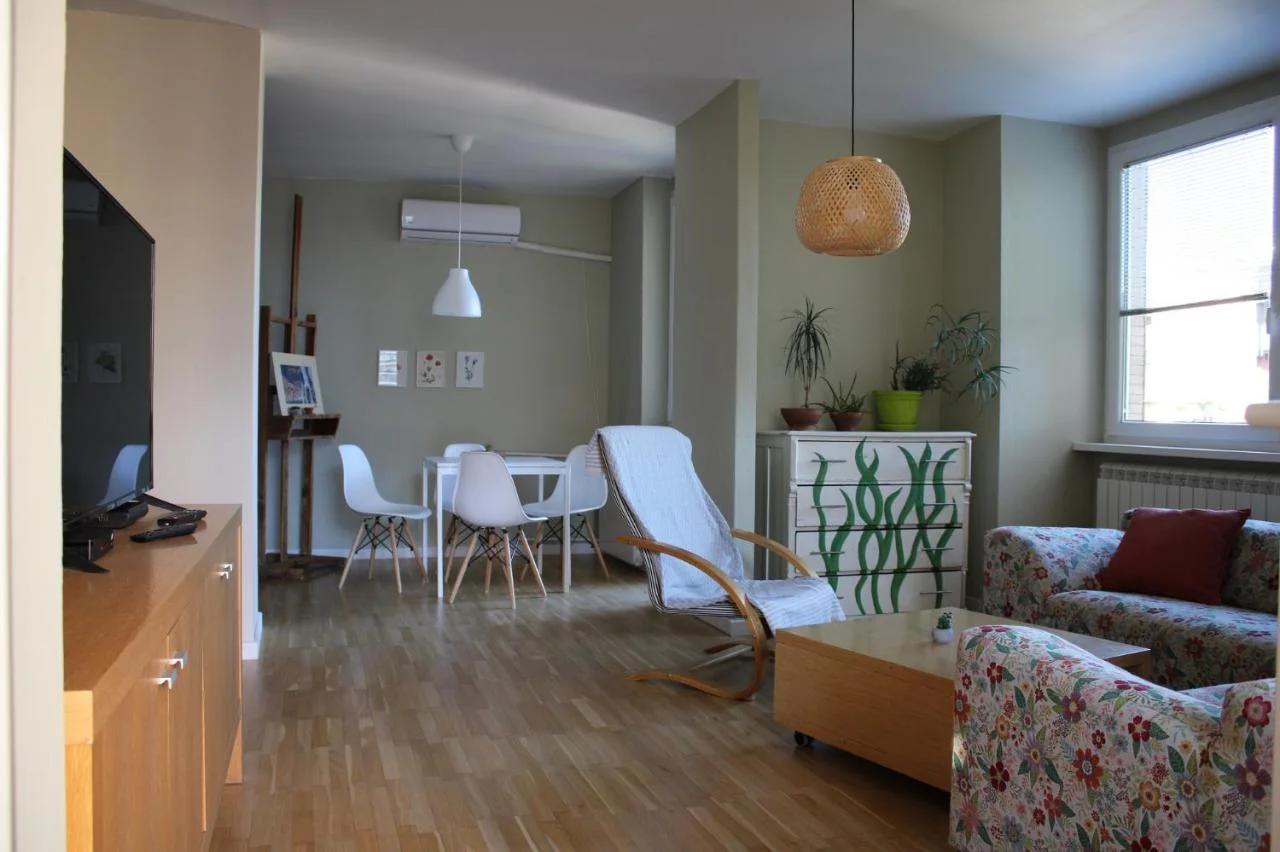 Sunny Center Apartment photo