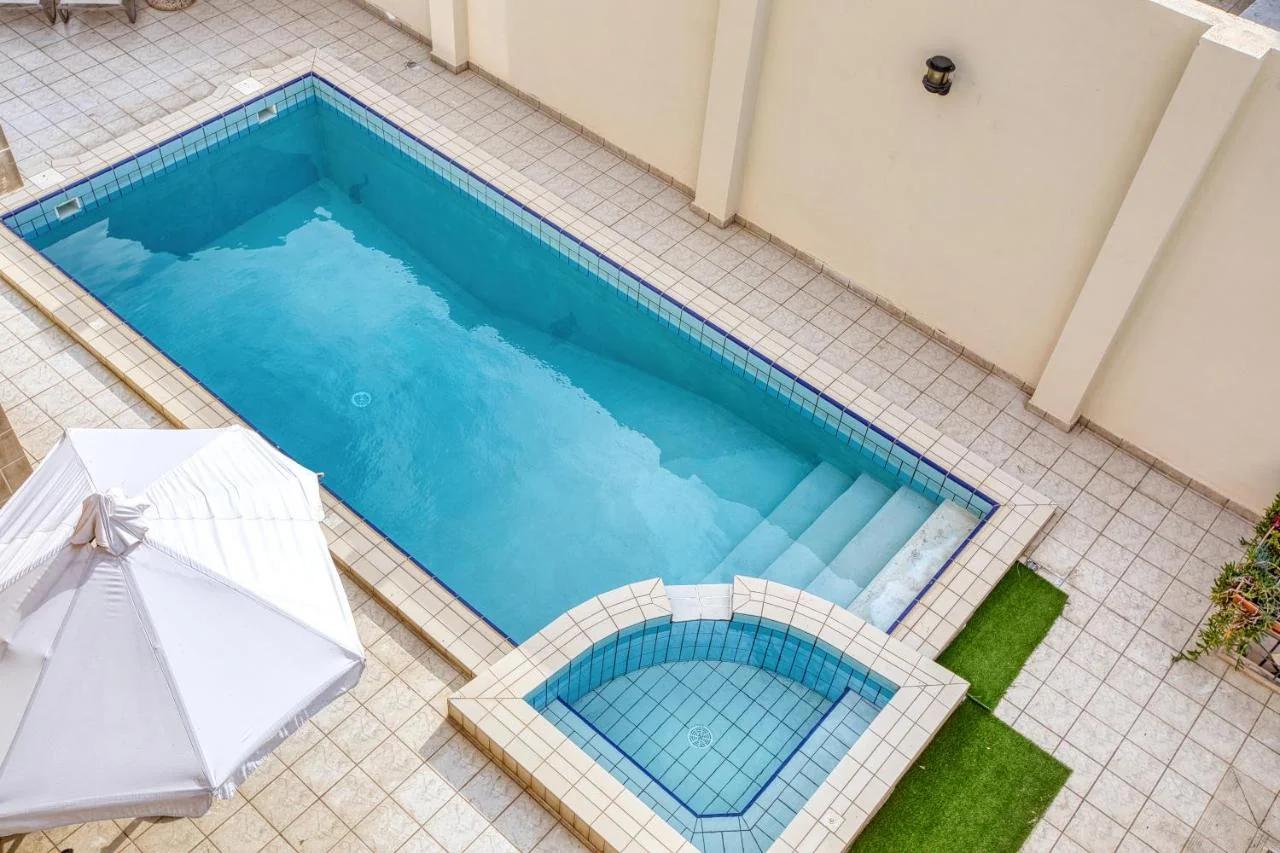 Luxurious Villa with pool foto
