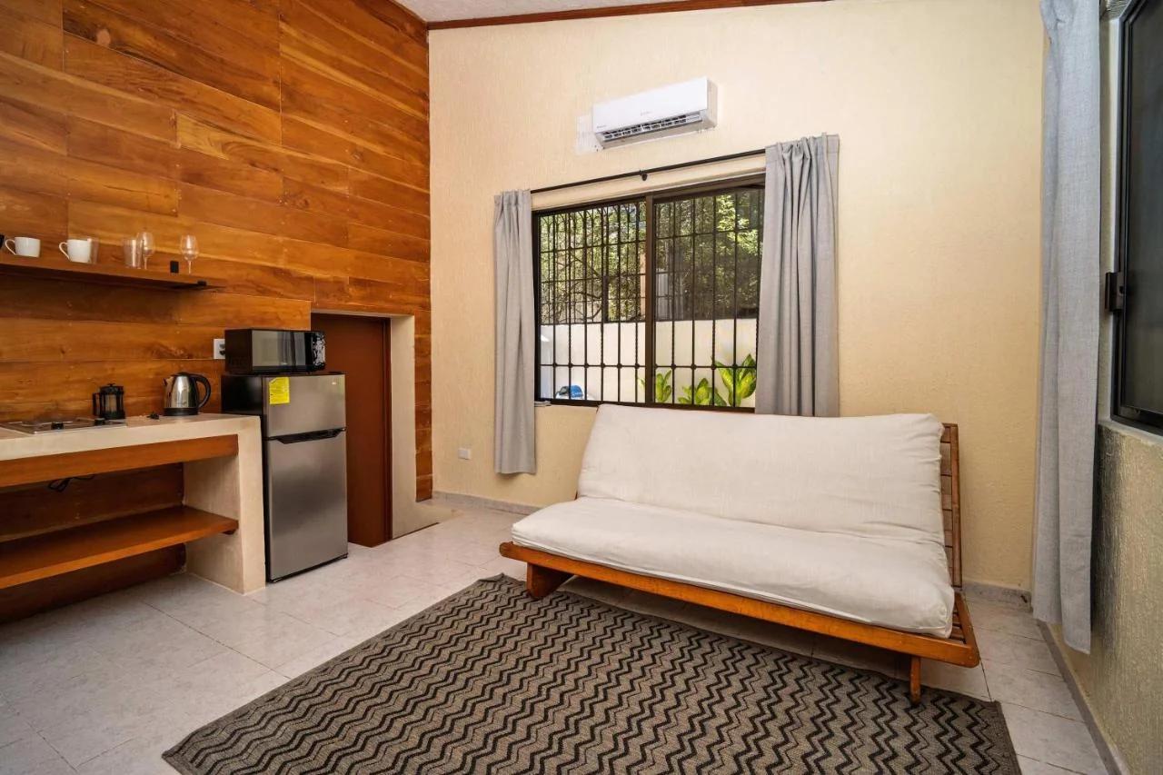 Bright & Spacious Ground Floor Suite Casa Jurel photo