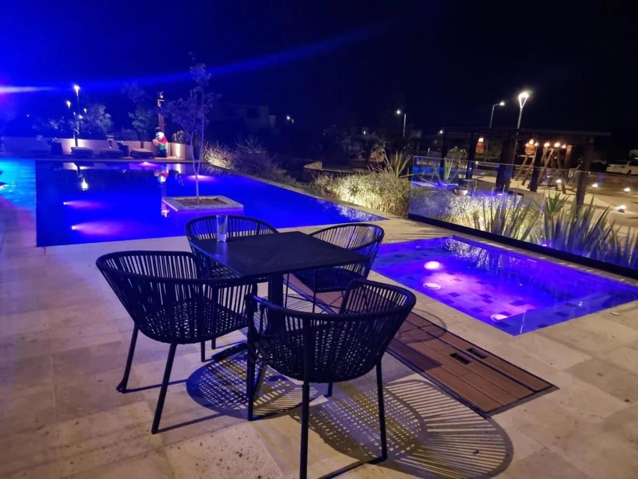 Casa de lujo, hasta con cine privado photo