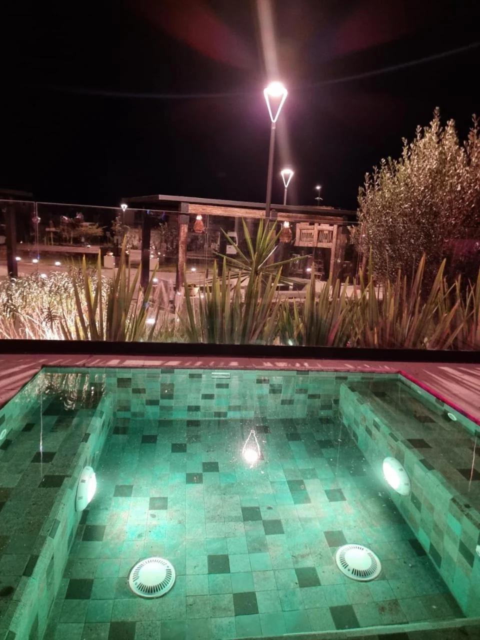 Casa de lujo, hasta con cine privado photo
