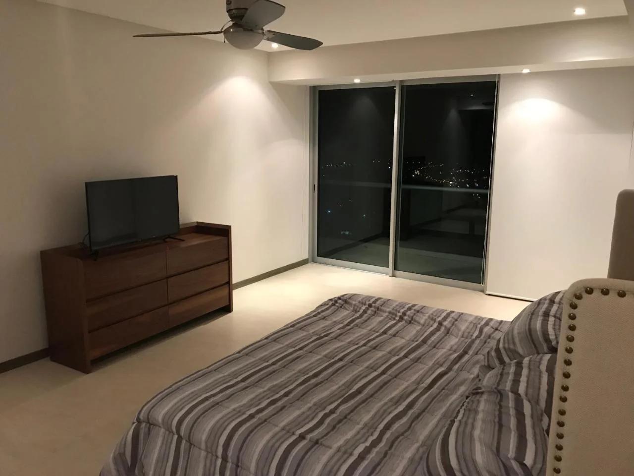 Torre Península foto