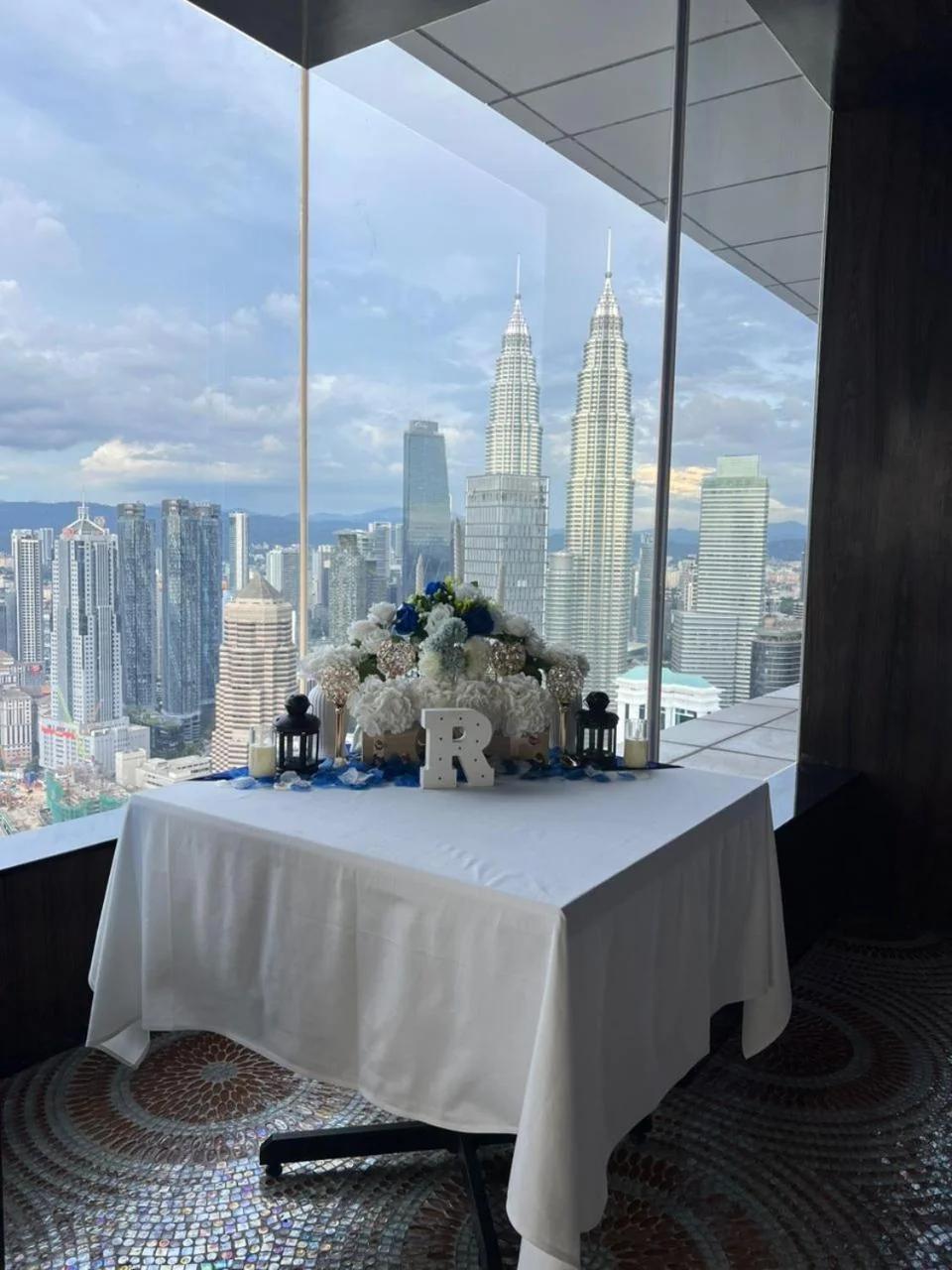 Platinum Luxe Suites KLCC By Sky Pool photo